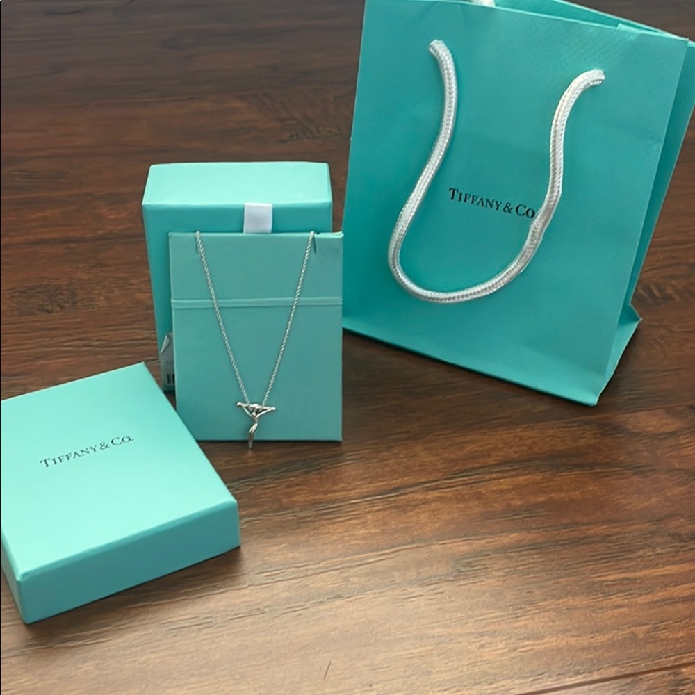 Elsa Peretti crucifix pendent in silver